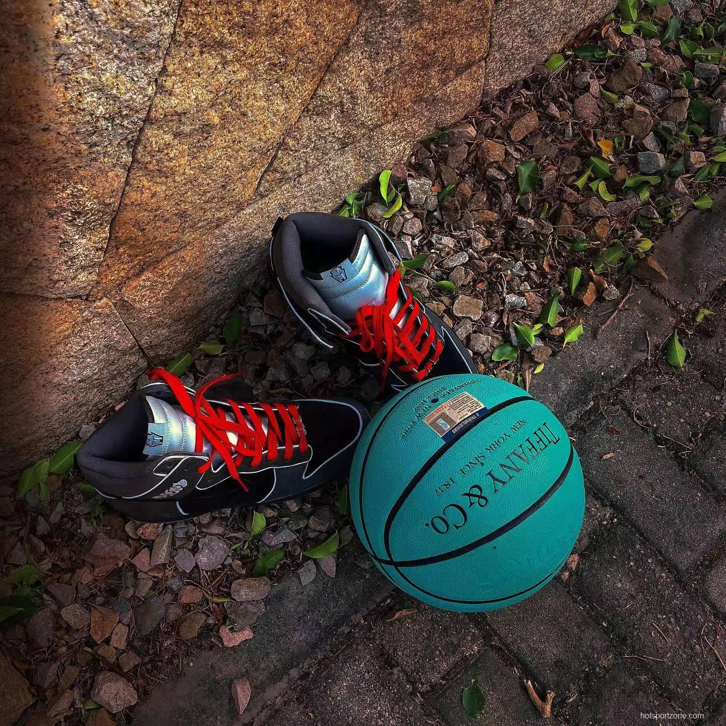 Dunk SB High MF DOOM