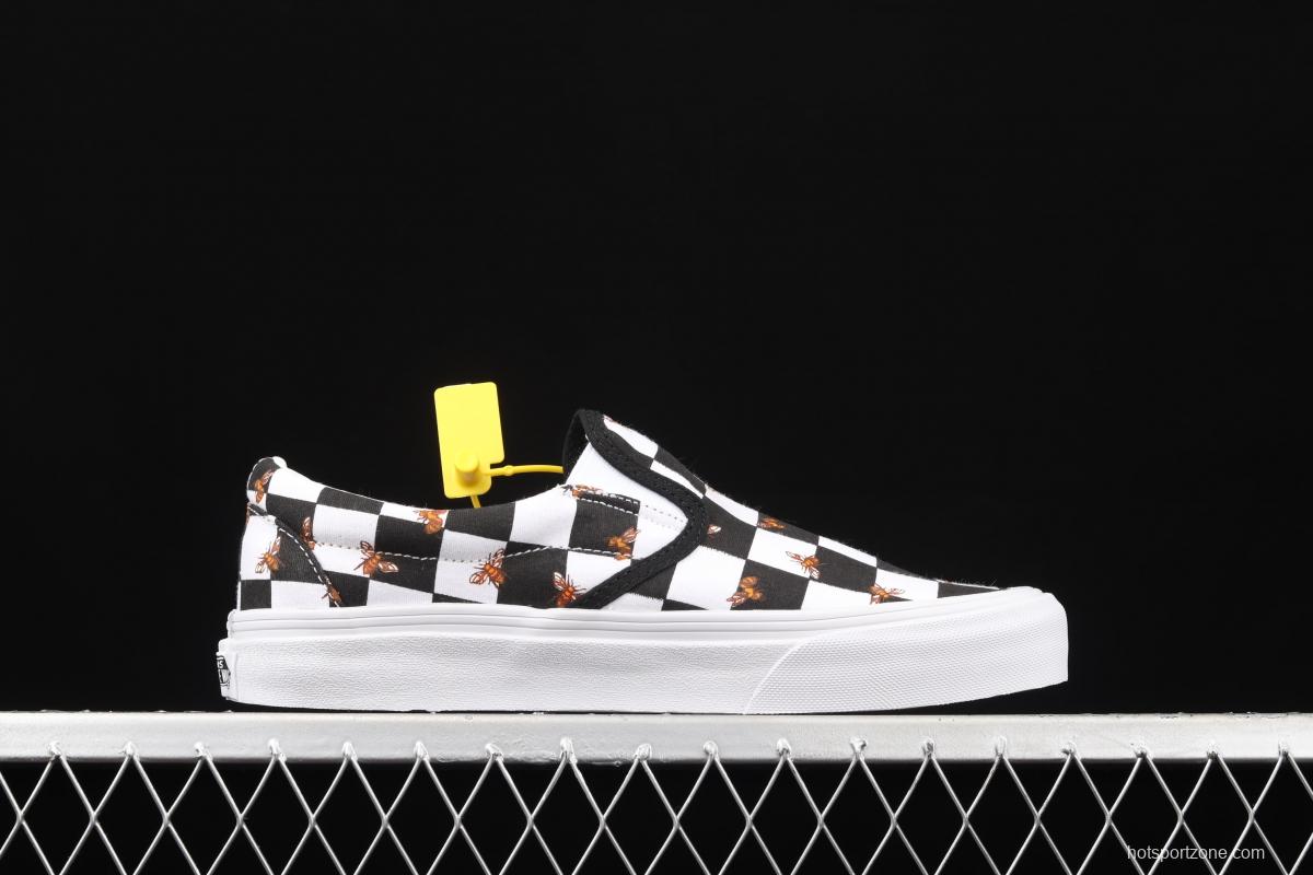 Vans Slip-On big black and white checkerboard small bee printed low-top canvas shoes VN0A33TB9EH