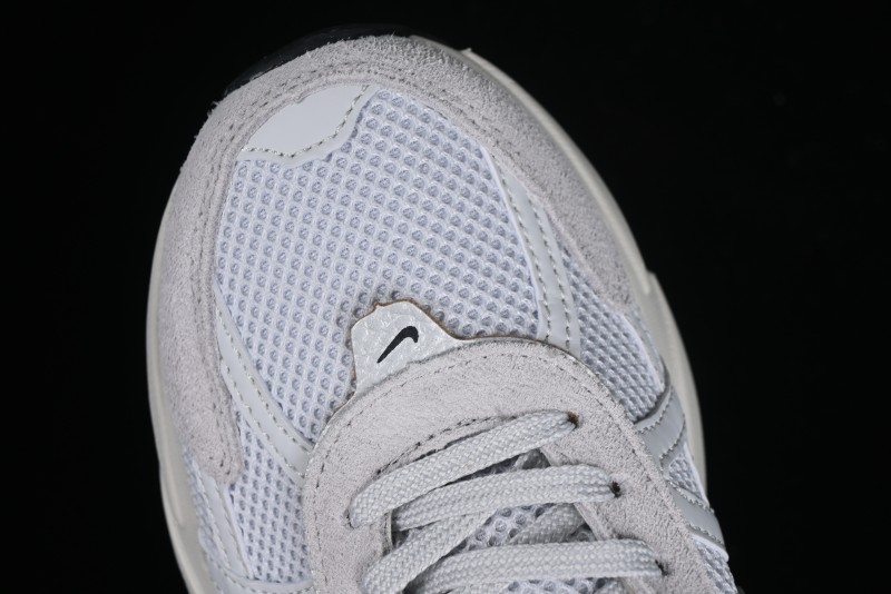 Nike Runtekk V2K Retro Low-Top Running Shoes with Cushlon Midsole and Distressed Effect - FN6703-002