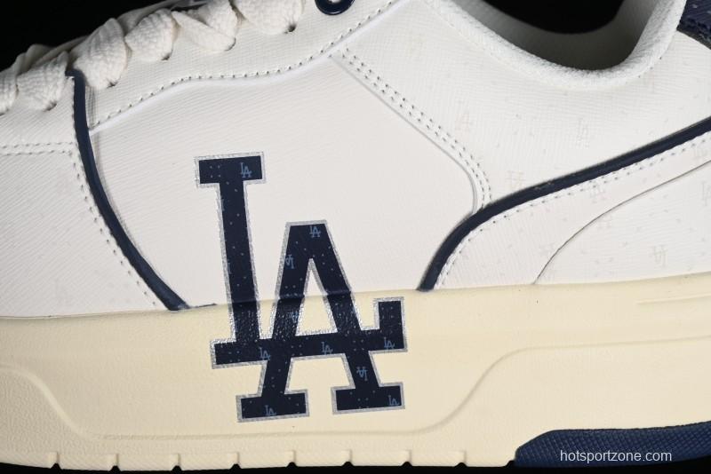 MLB Chunky Liner Basic New York Yankees Thick Sole Casual Sneakers with 6cm Height Increase - 3ASXCBO3N07NYD