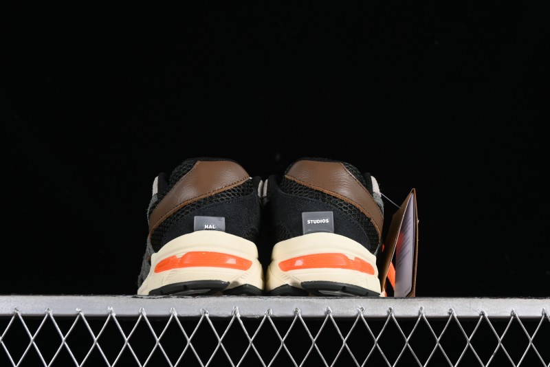 Asics Tiger GEL-1130 Low-Top Retro Running Shoes with GEL Cushioning and Durable Outsole - 1201A924-300