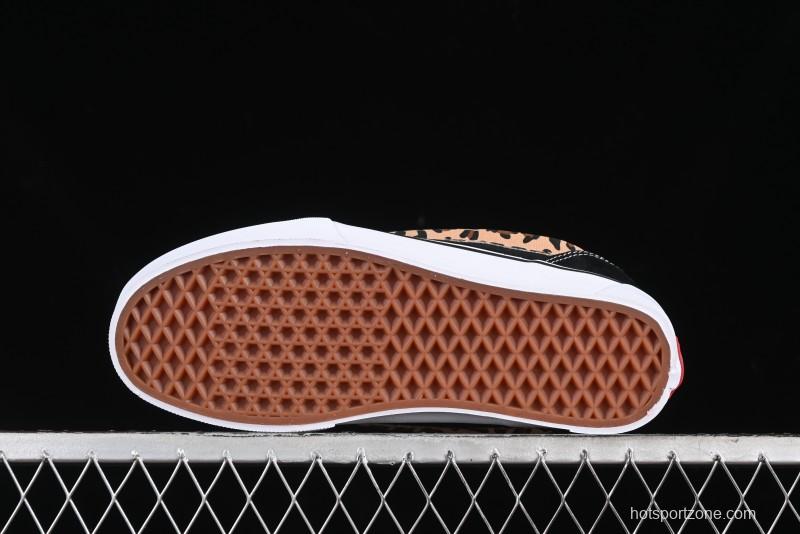 Vans Classics Knu Skool Sneakers with Leopard Print Logo in Black - VN000D2GBA2