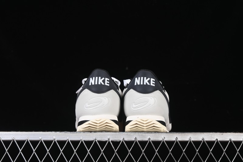 Nike Classic Cortez Leather Retro Running Shoes - FN7650-030