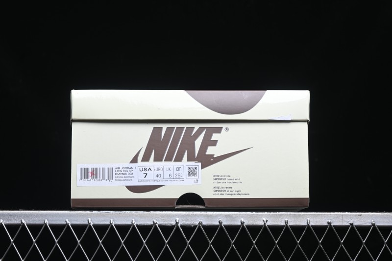 Nike Travis Scott x Air Jordan 1 Low OG AJ1 Collaboration Reverse Swoosh Sneakers - DM7866-002