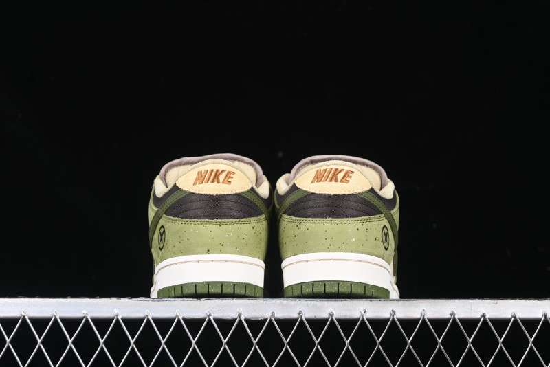 Nike Yuto Horigome x SB Dunk Low Pro 2.0 Casual Skate Shoes with Speckled Design - HF8022-300