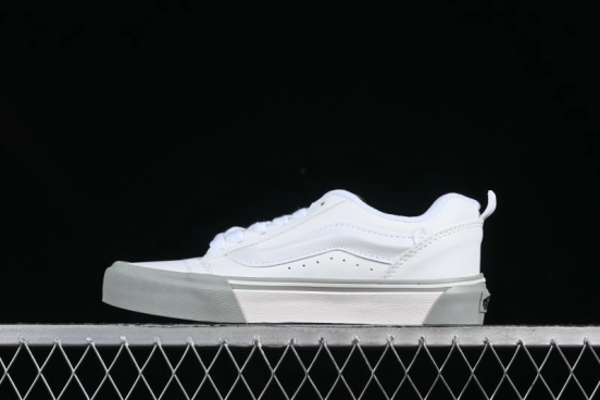 Vans Knu Skool Low-Top Retro Chunky Sneakers - VN0009QCBUH