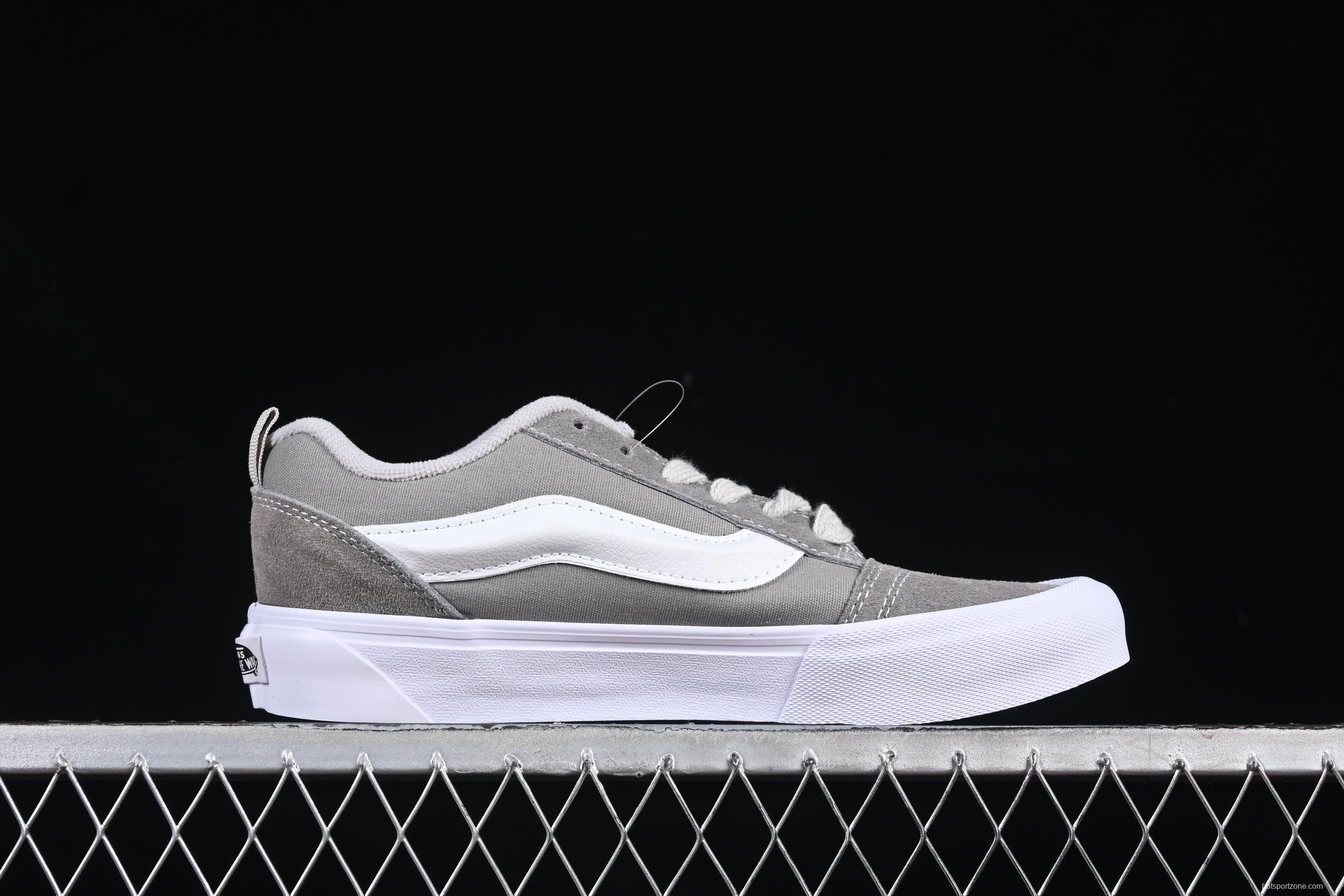 Vans Knu Skool Low-Top Retro Chunky Sneakers - VN000CS0BGG