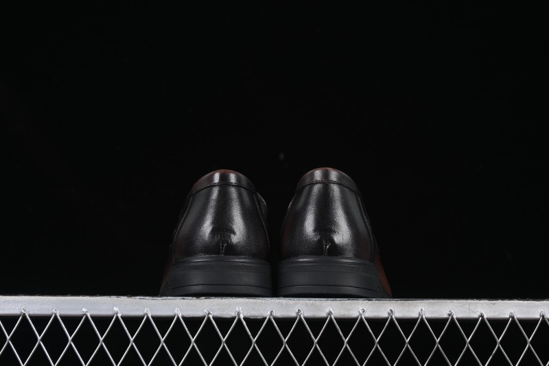 ECCO London Collection Slip-On Business Men's Leather Shoes with Wide Toe Design and Innovative Sole - 61160801002