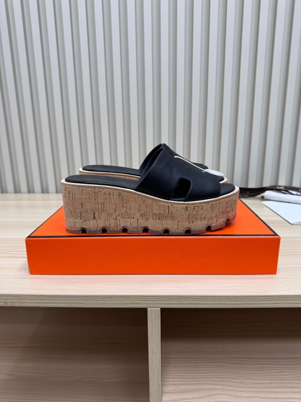 2025 Women Hermès Black Leather Wedge Sandals KFY00280
