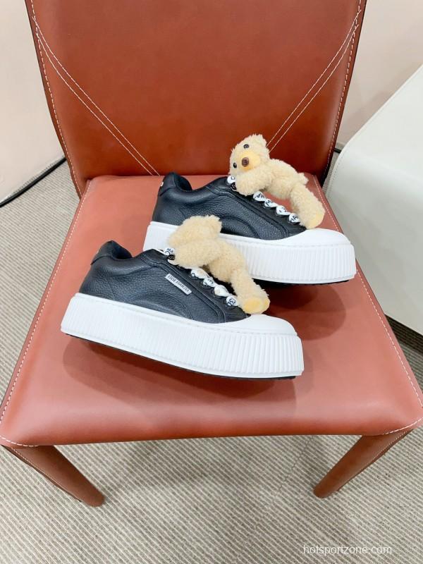 2025 Women 13DE MARZO Black White Leather Casual Sneakers Plush Toy KFY00300