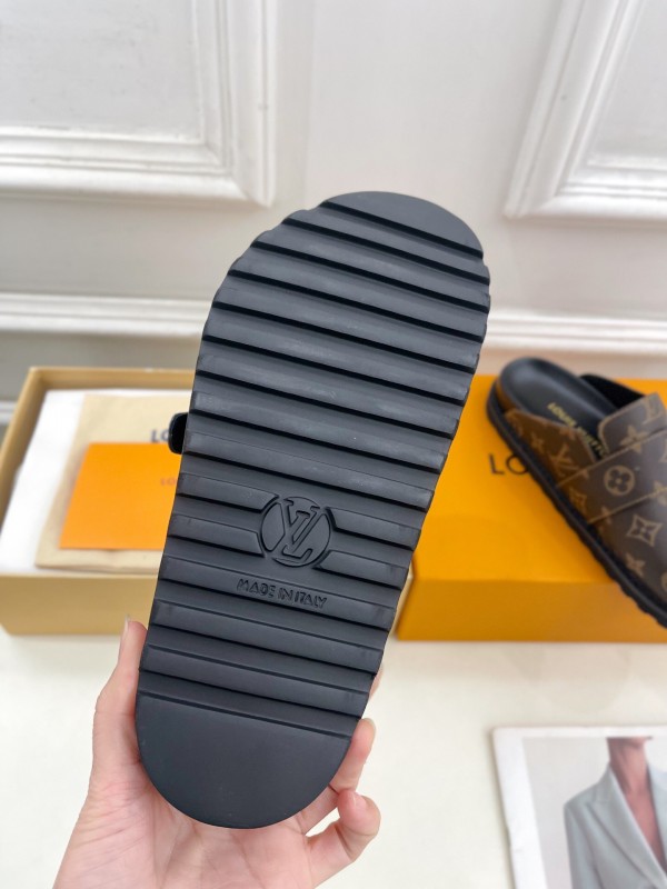 2025 Women Louis Vuitton Brown Leather Slippers Monogram KFY00300