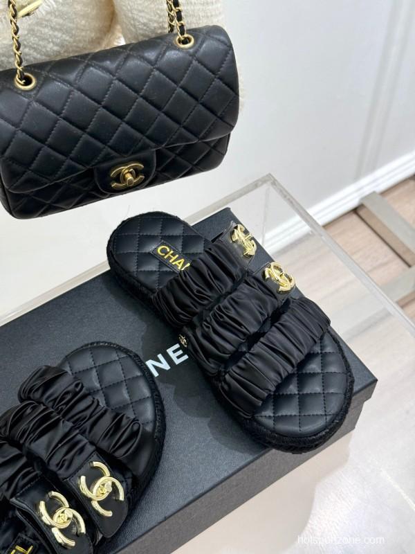 2025 Women Chanel Black Leather Slippers CC Logo KFY00230