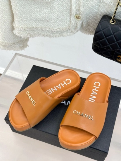 2025 Slippers Chanel Brown Leather Slippers