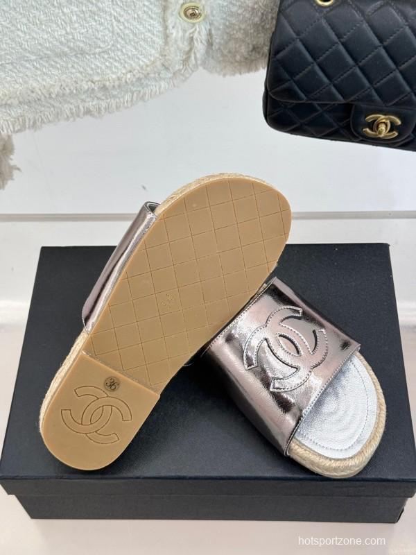 2025 Slippers Chanel Metallic Leather Slippers