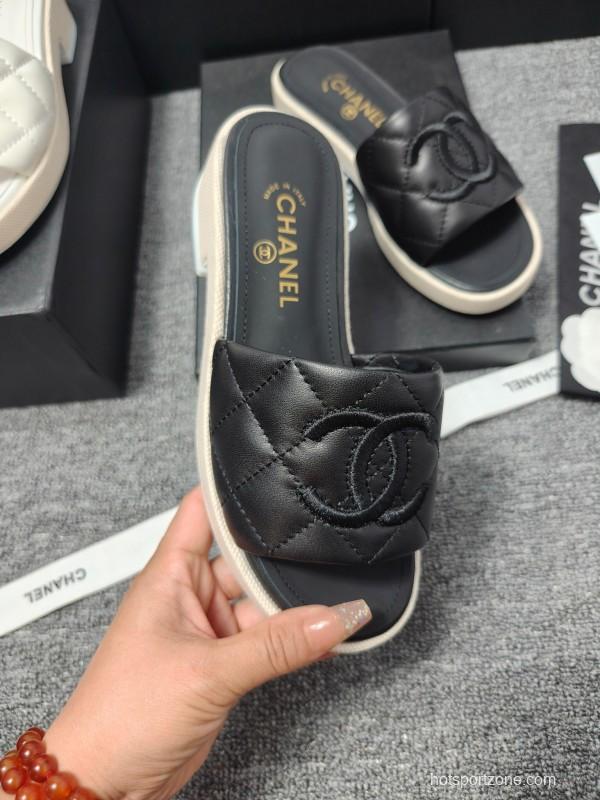 2025 Slippers Chanel Black Leather Slippers