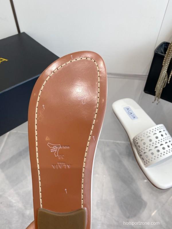 2025 Alaia White Leather Slippers KFY00280