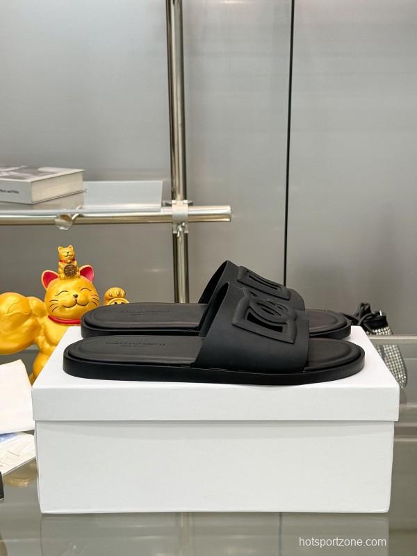 2025 Men Dolce & Gabbana Black Leather Slippers KFY00150