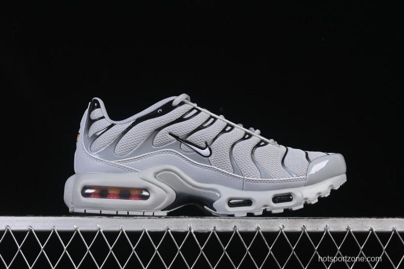 Nike Air Max Plus Retro Running Shoes with Air Cushion Technology - 852630-021