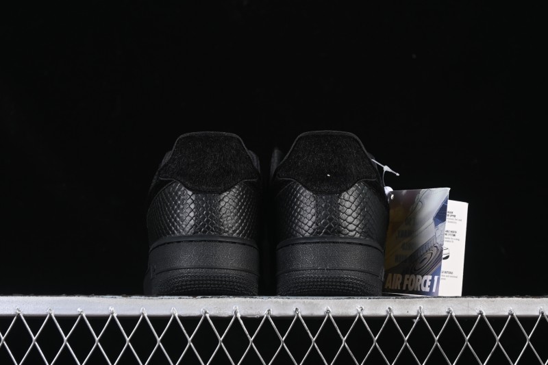 Nike Air Force 1'07 Low Casual Sneakers with Full-Length Air Cushion - HQ1977-001