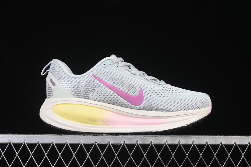 Nike Air Zoom Vomero 18 Cushioned Running Shoes - IH3634-099