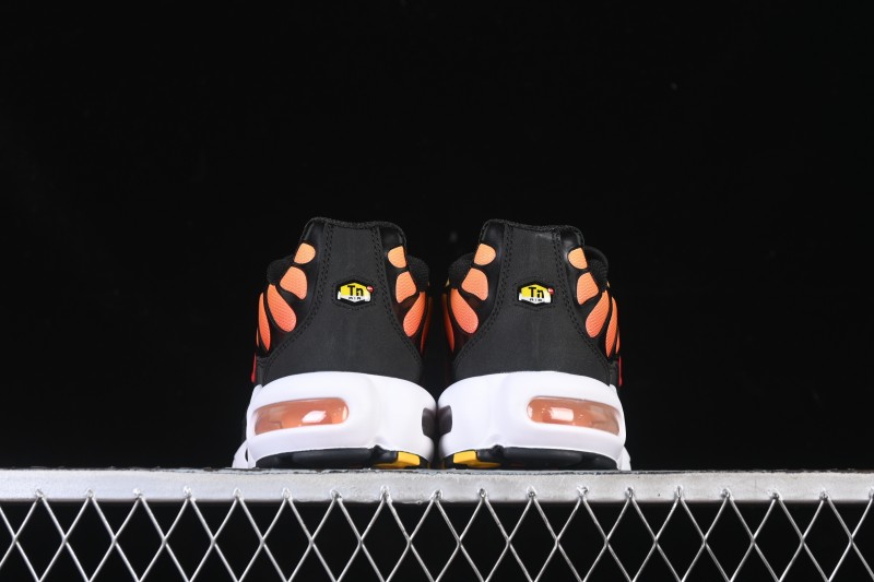 Nike Air Max Plus Retro Running Shoes with Air Cushion Technology - HF0552-001