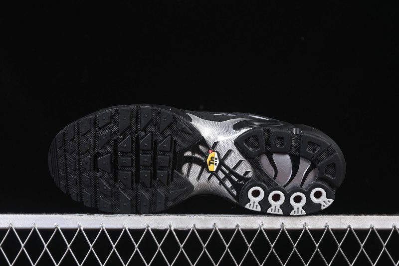 Nike Air Max Plus Retro Running Shoes with Air Cushion - HQ3029-001