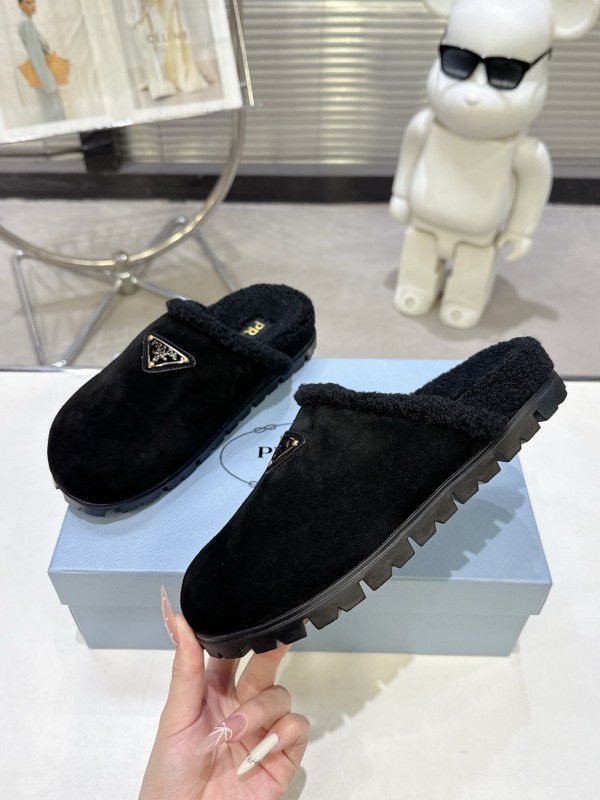 Prada 2025 Fall Winter New Fur Mule Slippers Triangle Buckle Bread Toe Half Slippers - KFY00270
