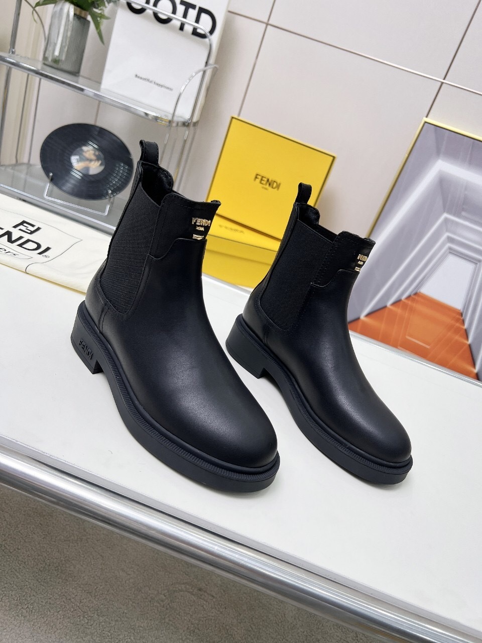FENDI 2025/SS Platform Boots with Thick Sole - LY00360