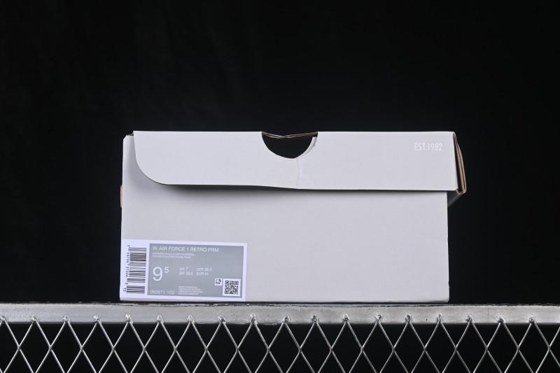 Nike Air Force 1 '07 Low Basketball Sneakers with Full-Length Air Cushion - IR0871-100