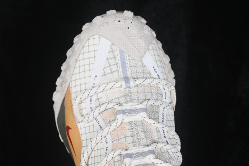 Nike ACG Mountain Fly Low GTX SE Hiking and Outdoor Cross-Training Shoes with GORE-TEX Waterproofing - IQ9789-062