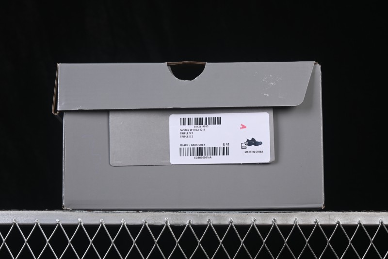 Balenciaga Triple S 2 Retro Running Shoes with Chunky Cushioning - WTRS21011