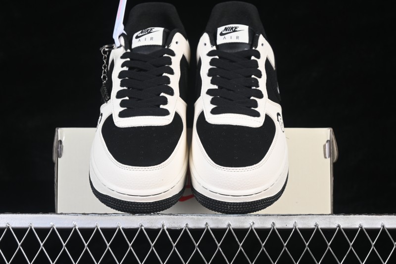 Nike Air Force 1 '07 Low Basketball Shoes with Black and White Contrast Design - BK1916-005