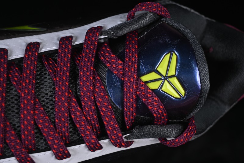 Nike Kobe 5 Chaos Professional Basketball Shoes with Aggressive Traction Pattern - CD4991-100