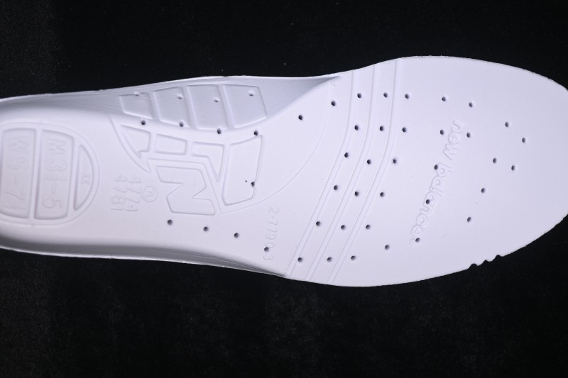 Kith x New Balance Made in USA M991 Retro Running Shoes with Pigskin Suede and ABZORB Cushioning - U991CK2