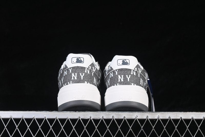NEW YORK YANKEES Chunky Liner Pocket Monogram Thick-Soled Casual Running Shoes - 3ASXM026N50CGS