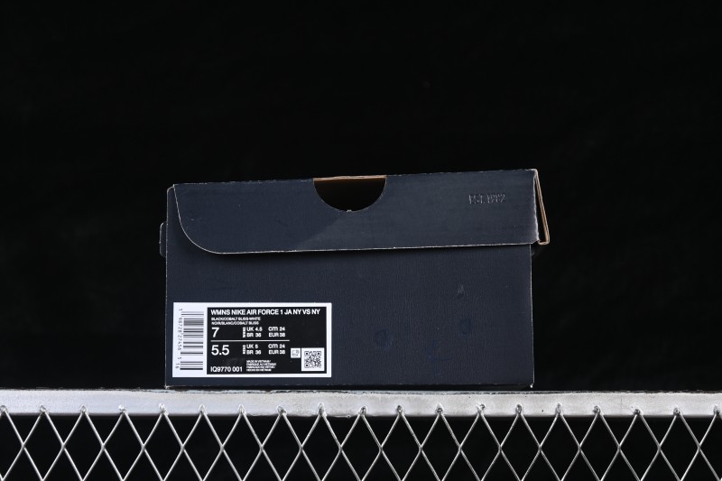 Nike Air Force 1 '07 Low Casual Skateboarding Shoes with Full-Length Air Cushion - IQ9770-001