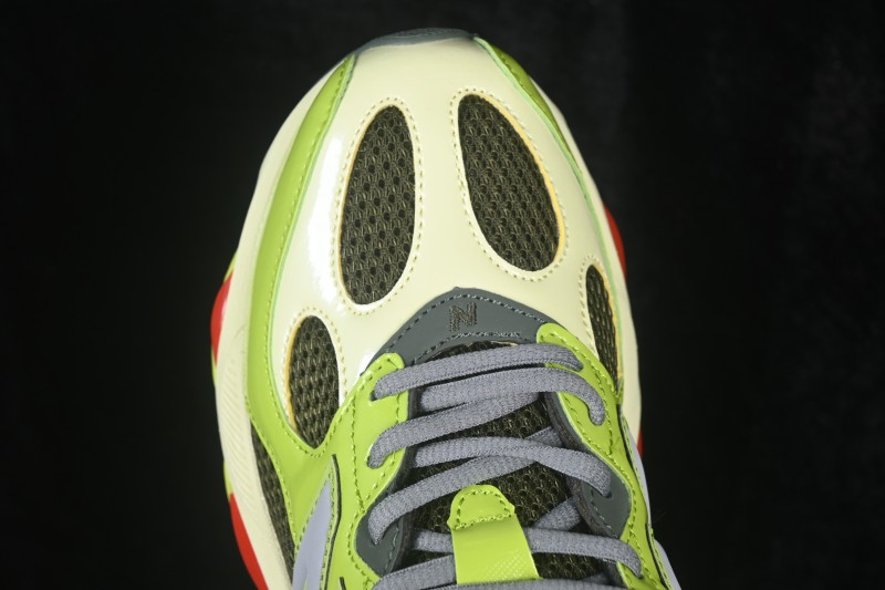 New Balance NB983 Retro Casual Running Sneakers for Men and Women - U983NR