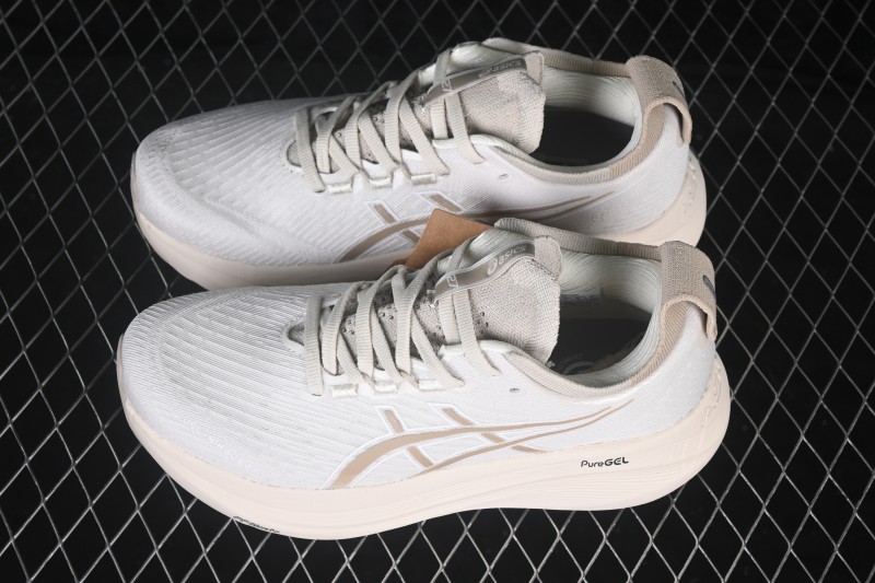 Asics Gel-Nimbus 27 Retro Breathable Cushioned Running Shoes for Men - 1011C096-200