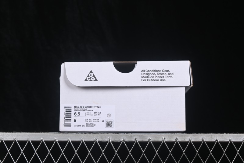 Nike ACG Ultrafly Trail Running Shoes with Responsive Cushioning - HF5668-001