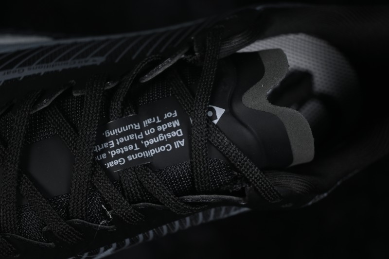 Nike ACG Ultrafly Trail Running Shoes with Responsive Cushioning - HF5668-001