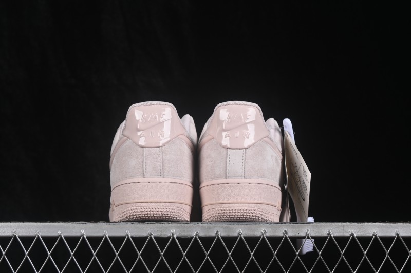 Nike Air Force 1 '07 Low Basketball Sneakers with Classic Leather Upper and Air-Sole Cushioning - HV4406-601
