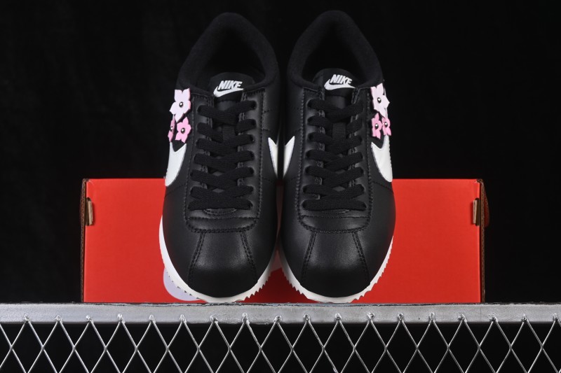 Nike Classic Cortez Leather Retro Running Shoes - IV5675-001