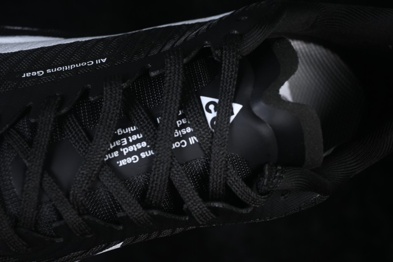 Nike ACG Ultrafly Trail Running Shoes with Cushioned Racing Sole - HF5668-010