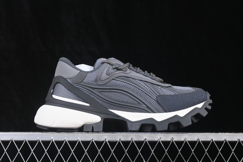 Louis Vuitton Tatic Runner Retro Chunky Sneakers - GREY