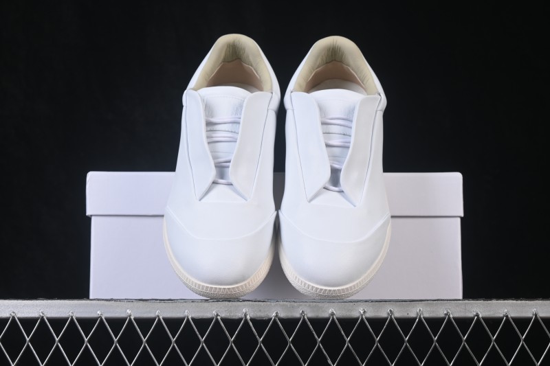 Maison Margiela Replica Calfskin Retro Low-Top Sneakers - S58WS0180