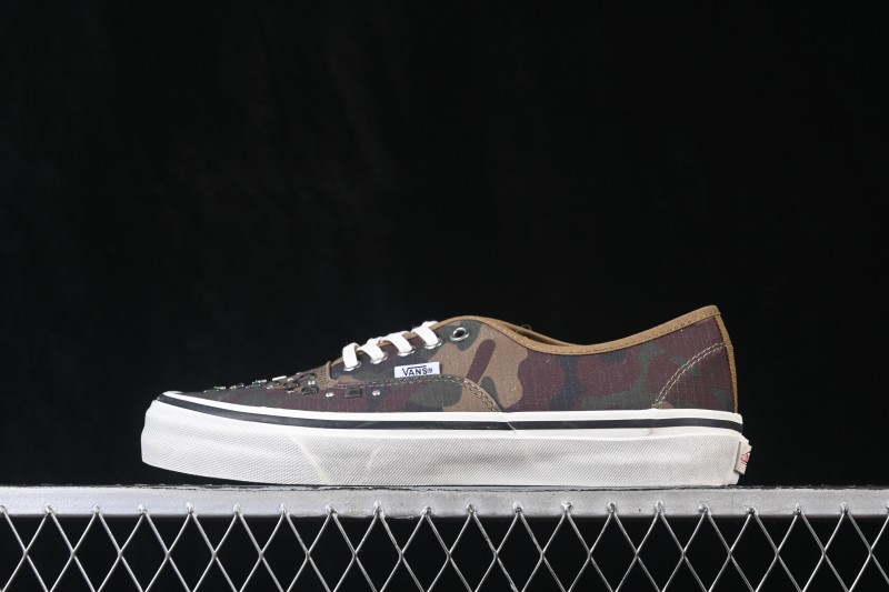 Vans Authentic Lx Low-Top Casual Vulcanized Skate Shoes - VN000D9NWVD