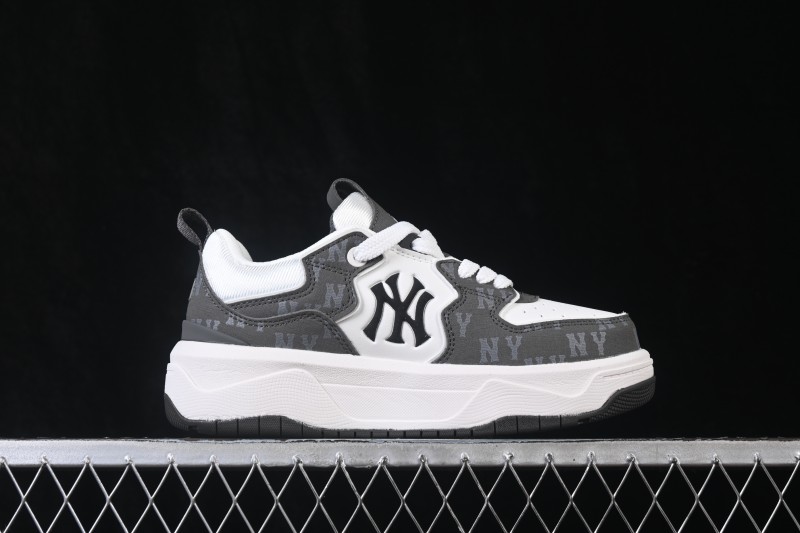 MLB Chunky Curve Liner Monogram New York Yankees Thick Sole Casual Running Shoes - 3ASXL206N50BKS